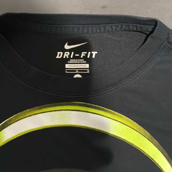 Nike dry fit t shirt - Picture 2 of 2